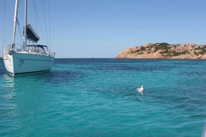 Turquoise waters of Maddelana National parks © Mariner Boating Holidays http://www.marinerboating.com.au